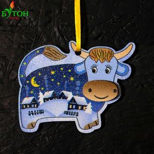 Новогодняя игрушка «Бычок с пейзажем»